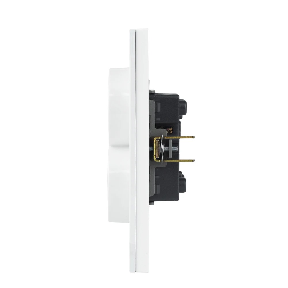 EU規格16Aダブルソケット内蔵壁面電気コンセント 123m - Home Improvement Outlet のレビューと価格